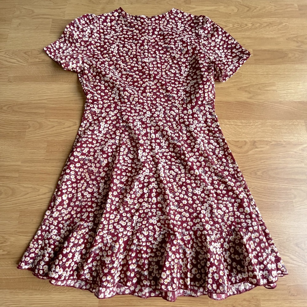 A cute flower print daytime dress